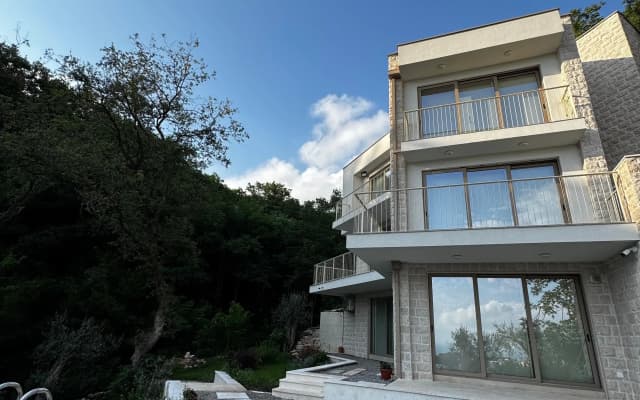 Вилла Secluded villa with swimming pool