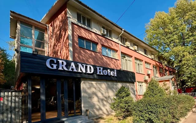 Отель Grand