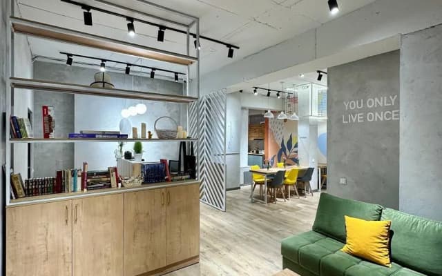 Хостел izzzi hostel Bishkek