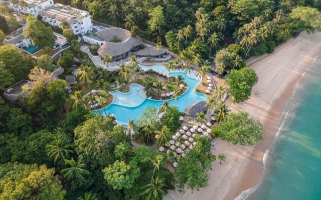 Курортный отель Eden Beach Khao Lak Resort & Spa