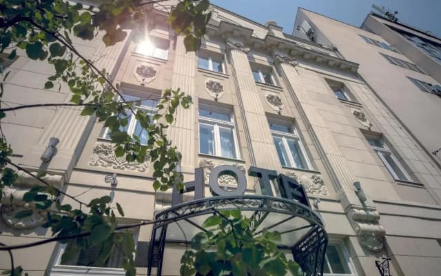 Отель Public House