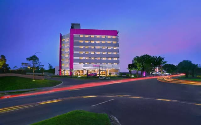 Отель Favehotel Jababeka