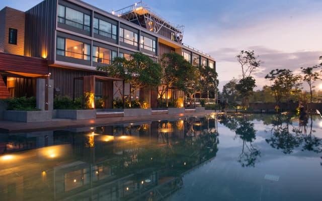 Отель North Hill City Resort