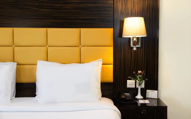 Fortune Karama Hotel