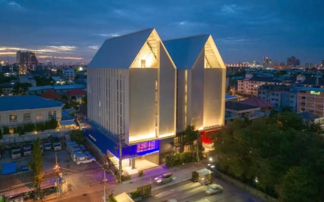 Отель Blue Hippo Hotel