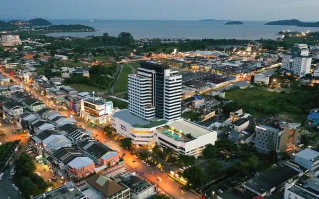 Отель Royal Phuket City Hotel