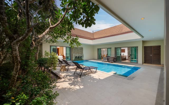 Вилла Nai Harn Pool Villa Bond
