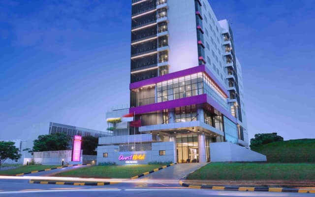 Отель Quest Hotel Cikarang
