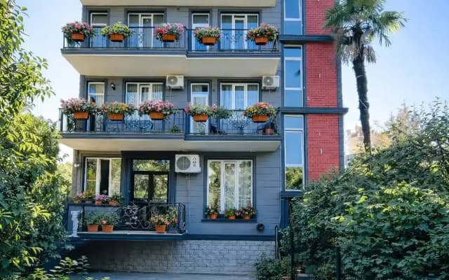 Гостевой Дом New Batumi with Balcony & View