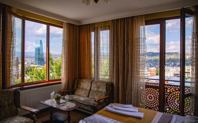 Отель Family Kolorit Old Tbilisi