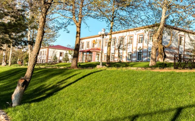 LAYNER Hotel Complex