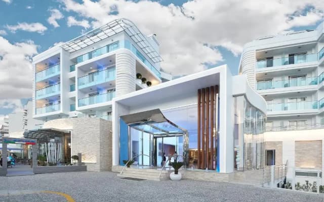 Отель Blue Bay Platinum