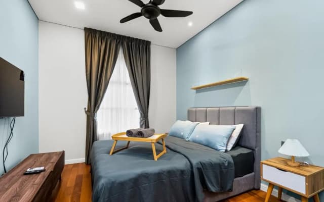 Sky Suites KLCC Homestay by BIRDY STAY