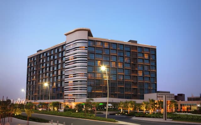 Yas Plaza Marina
