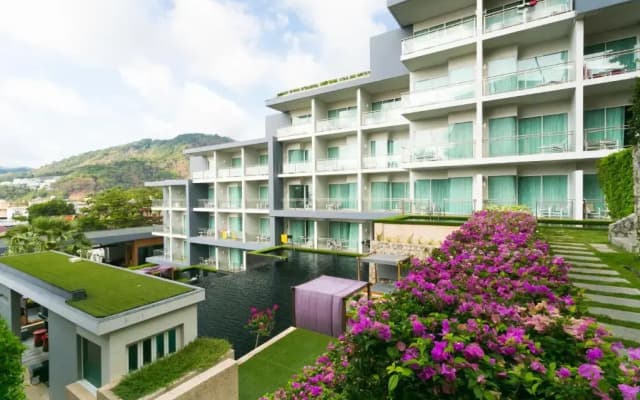 Sugar Palm Grand Hillside