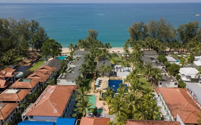The Briza Beach Resort Khaolak