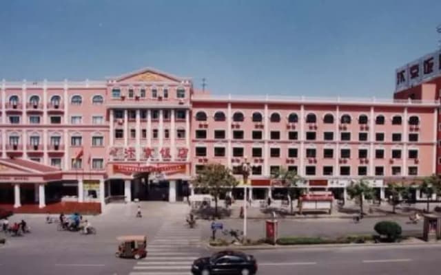 Songchao Kaifeng Hotel (Kaifeng Drum Tower Square Millennium City Park Yingbin Gate)
