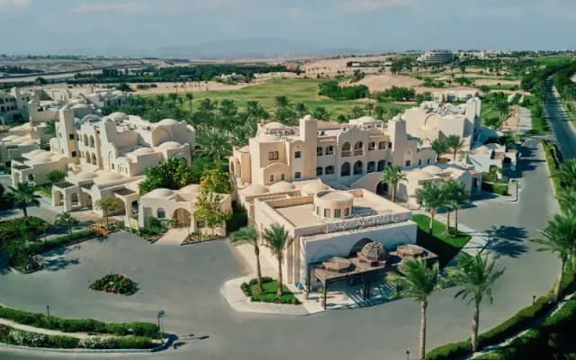 Отель JAZ Neo Saraya Palms