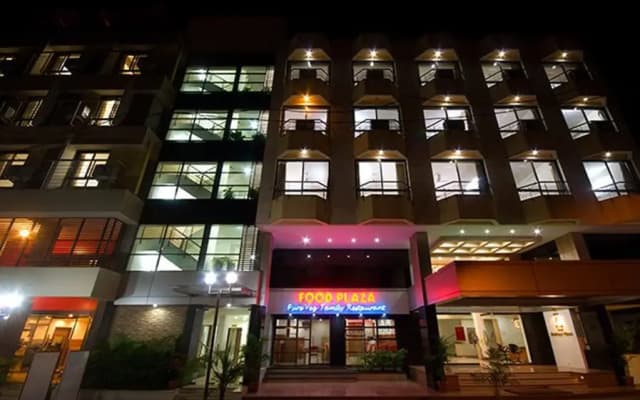 Hotel New Holiday Plaza