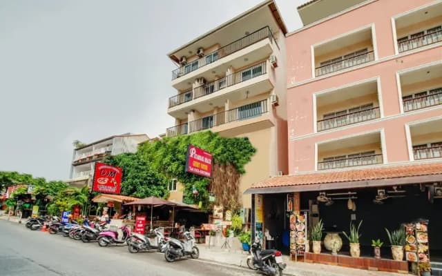 Patumnak Beach Guesthouse