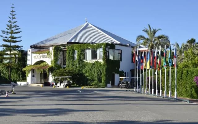 Отель Emelda Sun Club