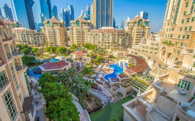 Отель Swissotel Al Murooj Dubai