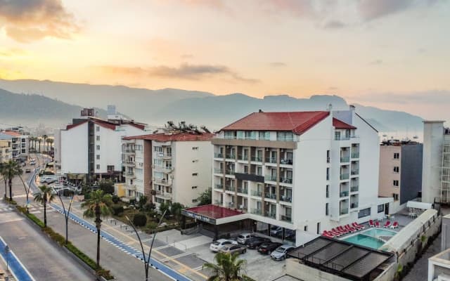 Point Beach Hotel