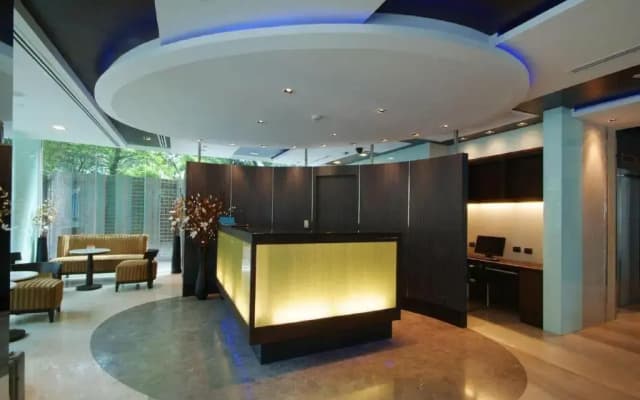 Amora NeoLuxe Hotel
