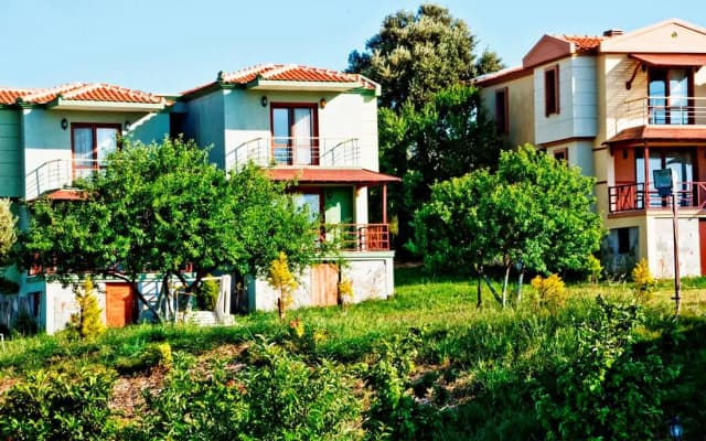 Akay Garden Family Club