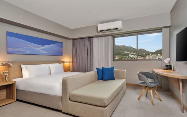 Отель Mercure Phuket Patong Journeyhub