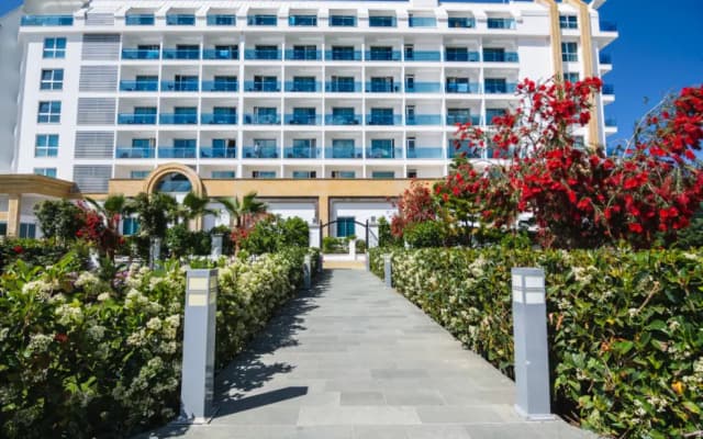 The Lumos Deluxe Resort Hotel - All Inclusive