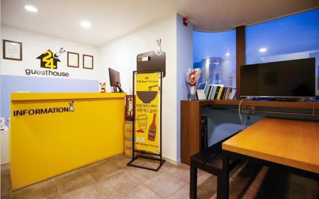 24 Guesthouse Sinchon