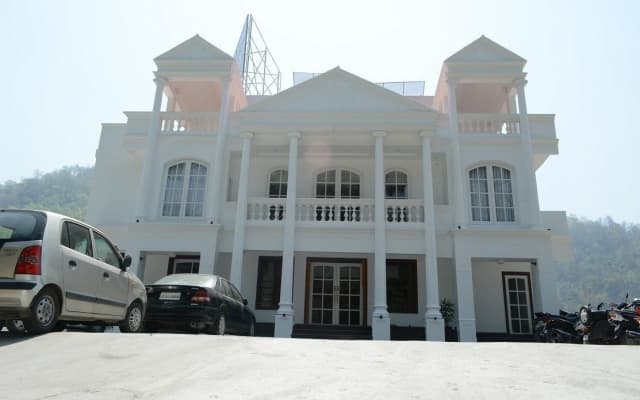 Royal Windsor Hotel
