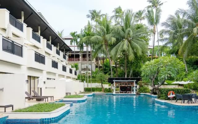 Horizon Karon Beach Resort & Spa