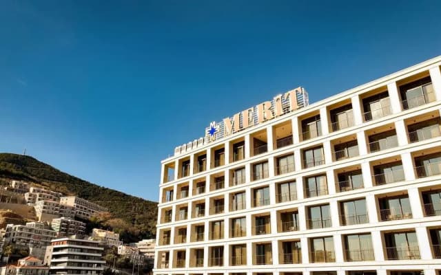 Merit Starlit Hotel & Residence