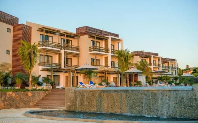 Anelia Resort & Spa 