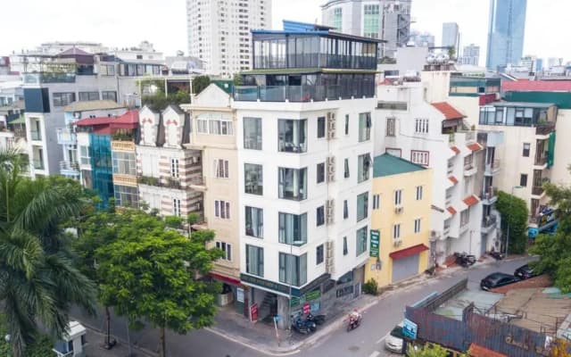 Hanoi Lake View Hotel & Travel