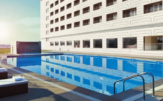Hotel Naveen Lakeside