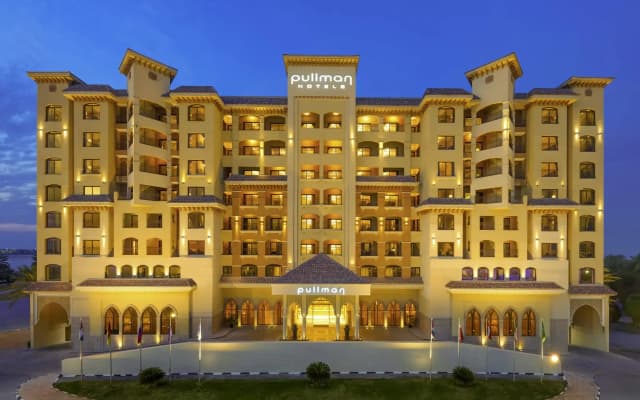 Отель Pullman Resort Al Marjan Island