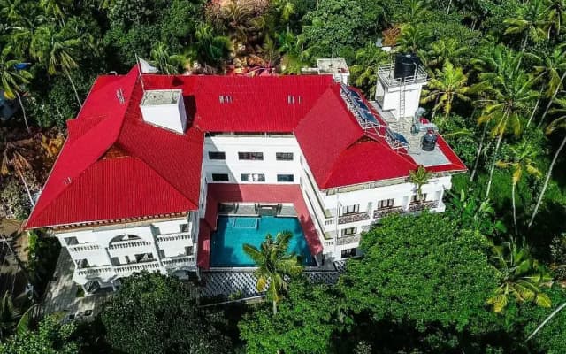 Sajjoys Hotel