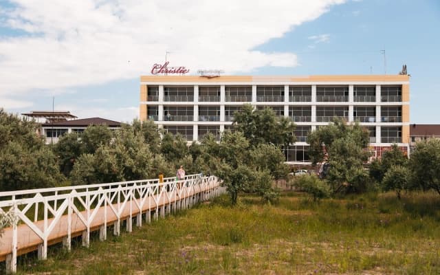 Отель Кристи Christie Hotel