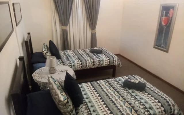 Oasis Country Lodge