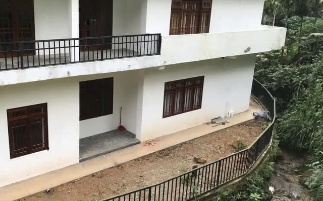 Canalside Villa & Guest House